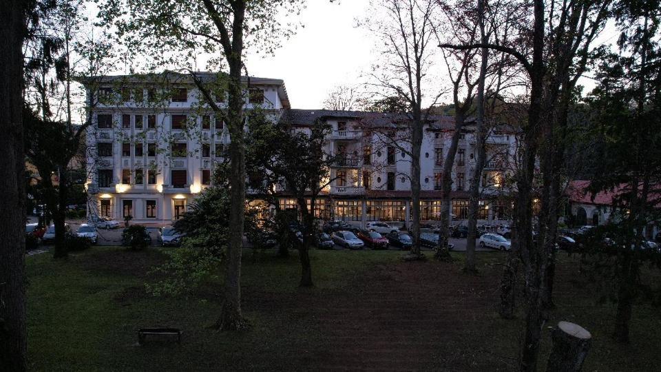 Gran Hotel Balneario De Льерганес Экстерьер фото